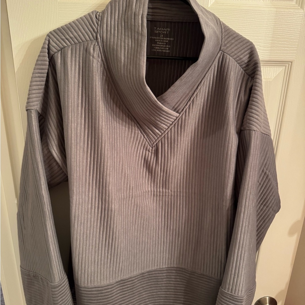Tahari Men's Turtleneck Sweater in Gray